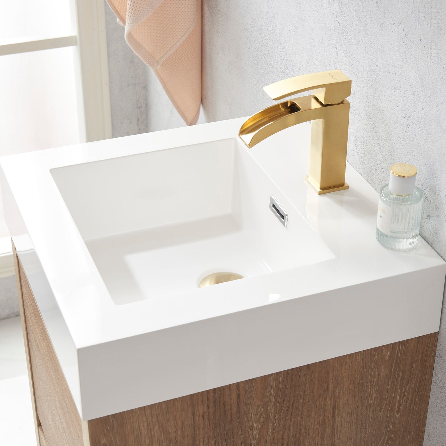 Huesca 18" Single Sink Bath Vanity in North American Oak with White Composite Integral Square Sink Top