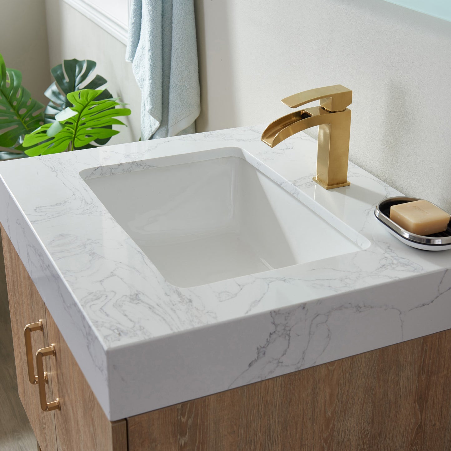 Alistair 24" Single Vanity in North American Oak with White Grain Stone Countertop Without Mirror