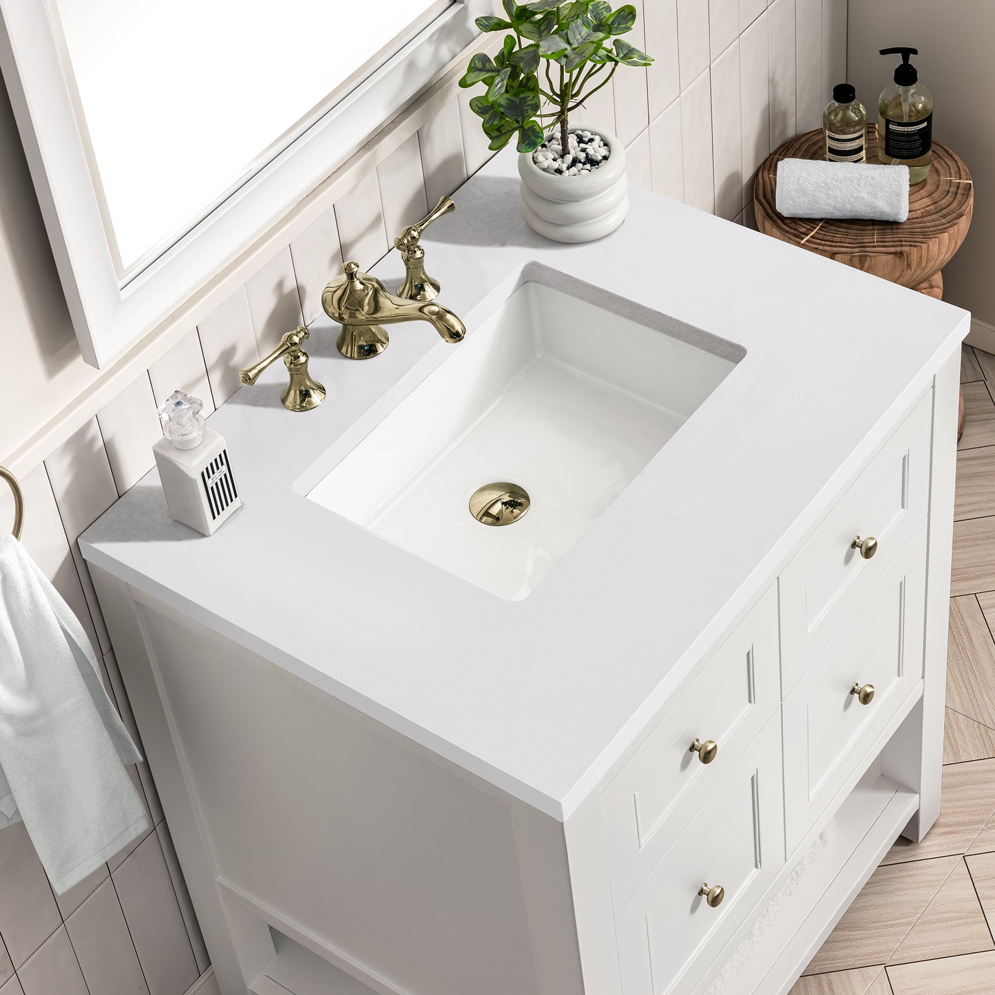 Breckenridge 30" Single Vanity, Bright White w/ 3 CM White Zeus Top