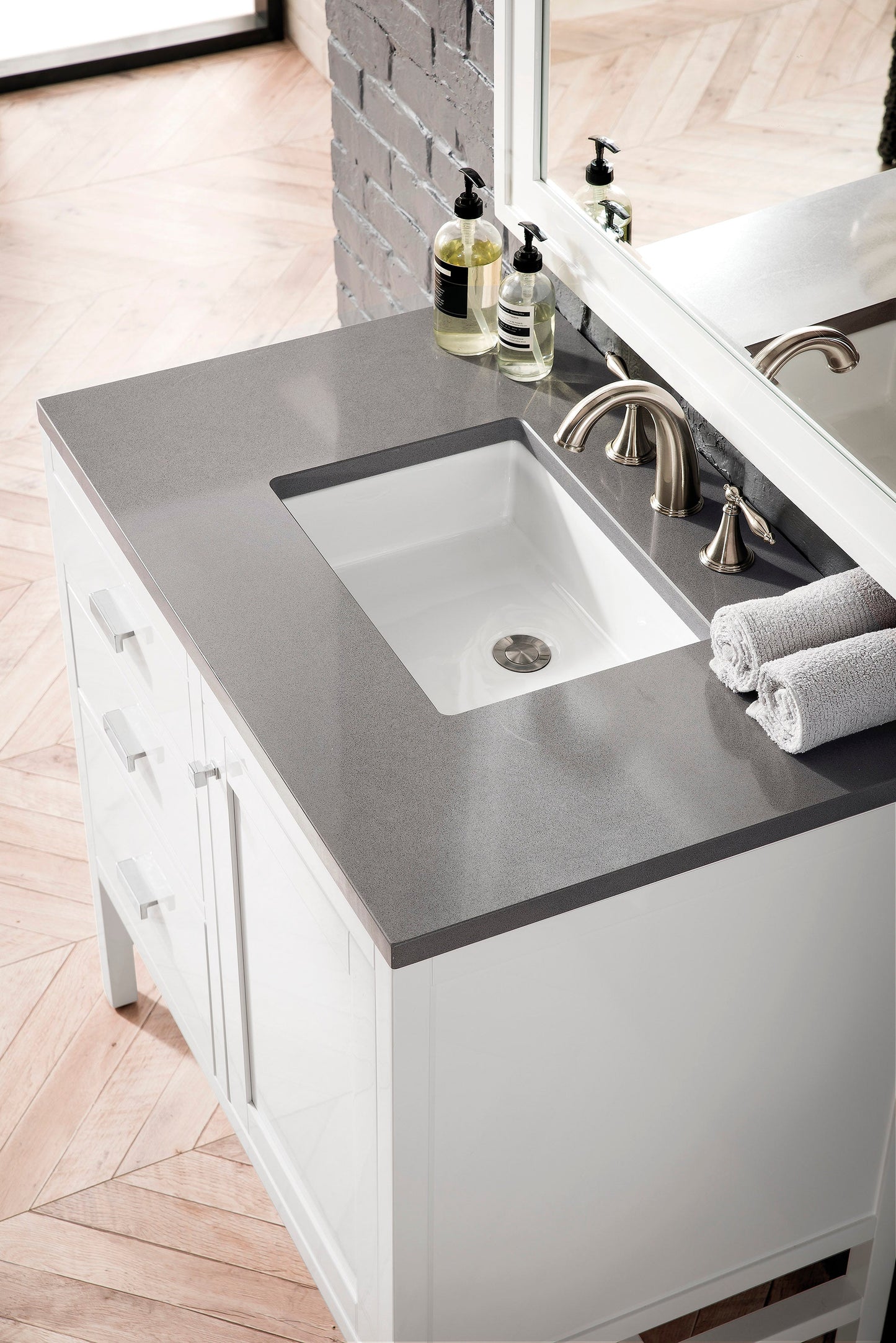 Addison 36" Single Vanity, Glossy White w/ 3 CM Grey Expo Quartz Top