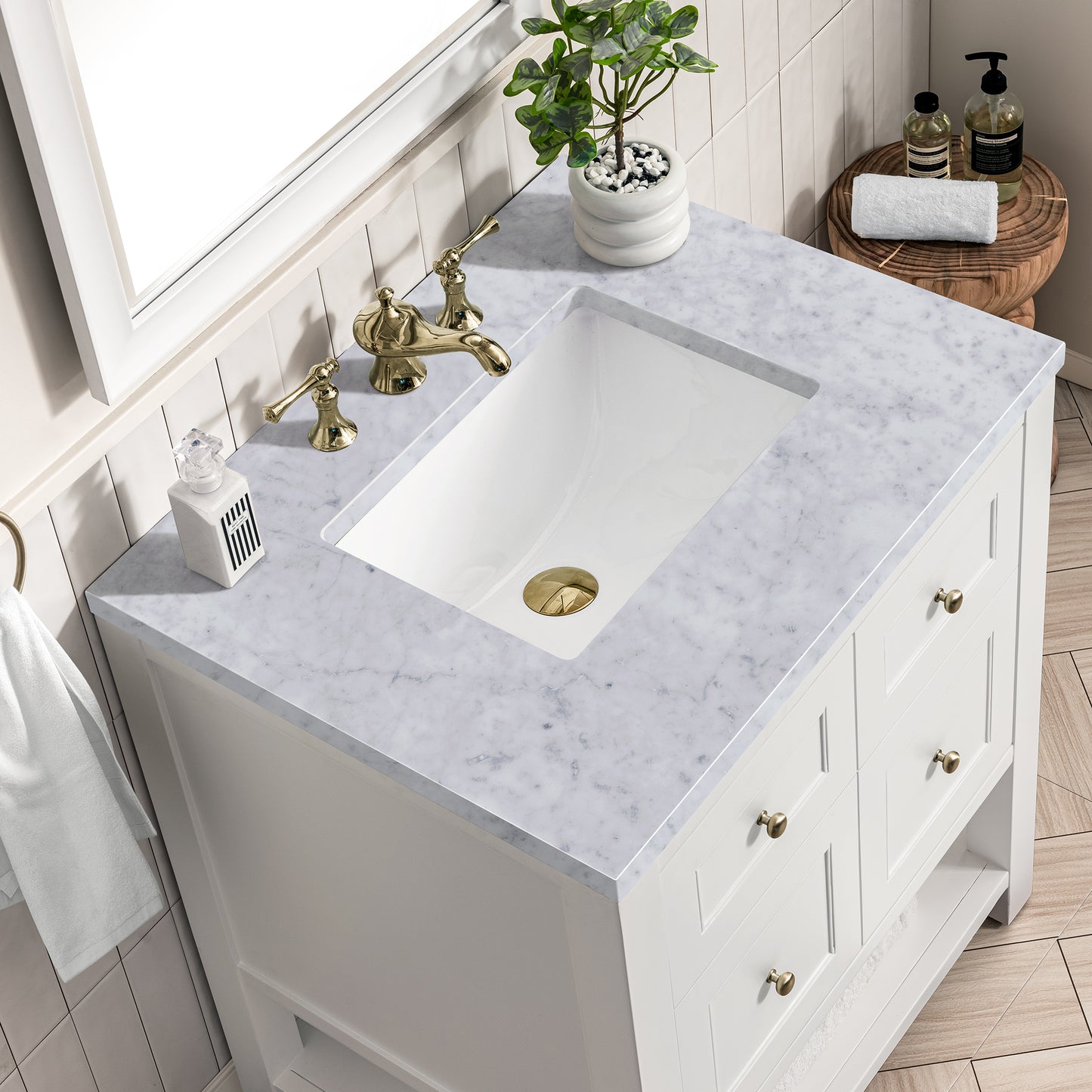 Breckenridge 30" Single Vanity, Bright White w/ 3 CM Carrara Marble Top