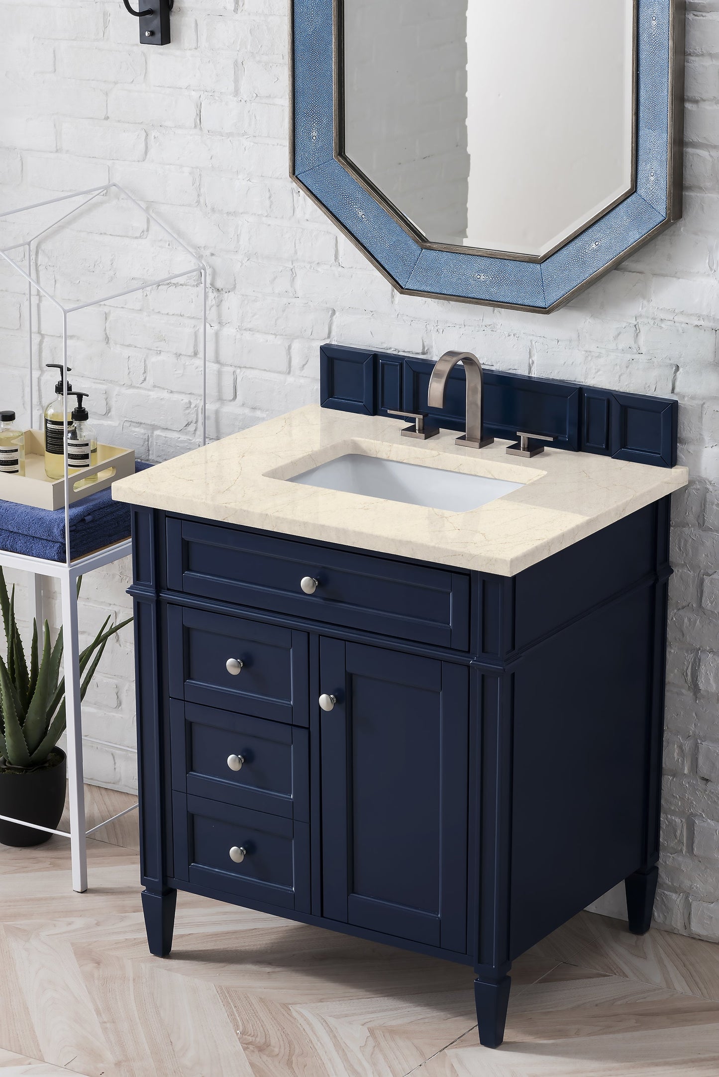 Brittany 30" Single Vanity, Victory Blue w/ 3 CM Eternal Marfil Quartz Top